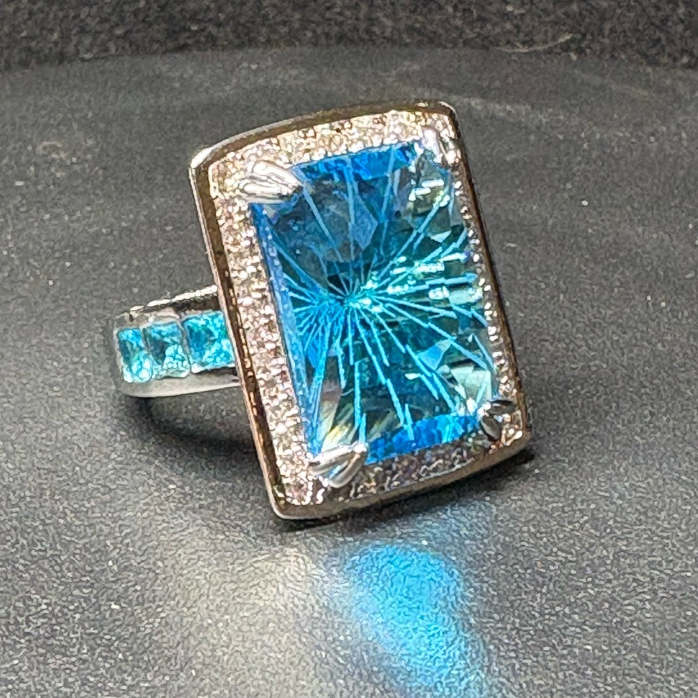 Spectacular Blue sterling Silver Women's Ring